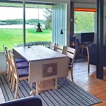 10 Person In Hojslev Lund (Hojslev)