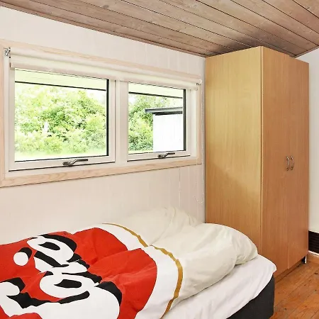 10 Person In H Jslev Lund (Hojslev)