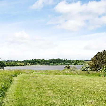 10 Person In Hojslev Lund (Hojslev)
