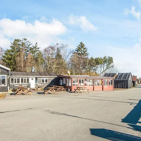 10 Person In Hojslev *